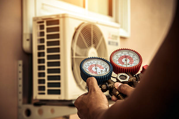 Professional Hvac technician working in Hazleton, IN